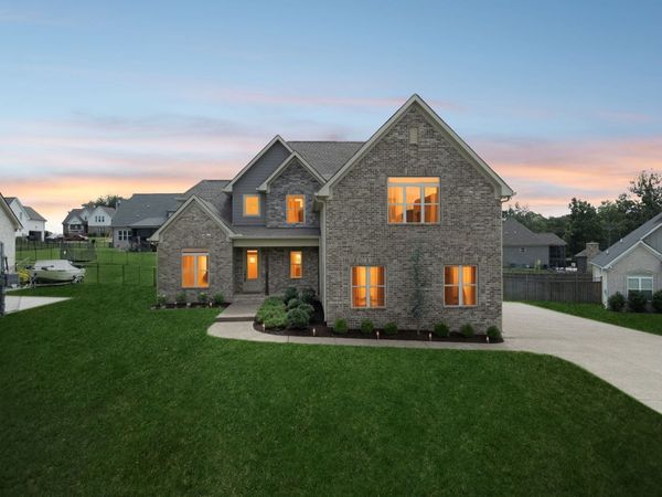 1307 Christina Ct, Lebanon, TN 37087