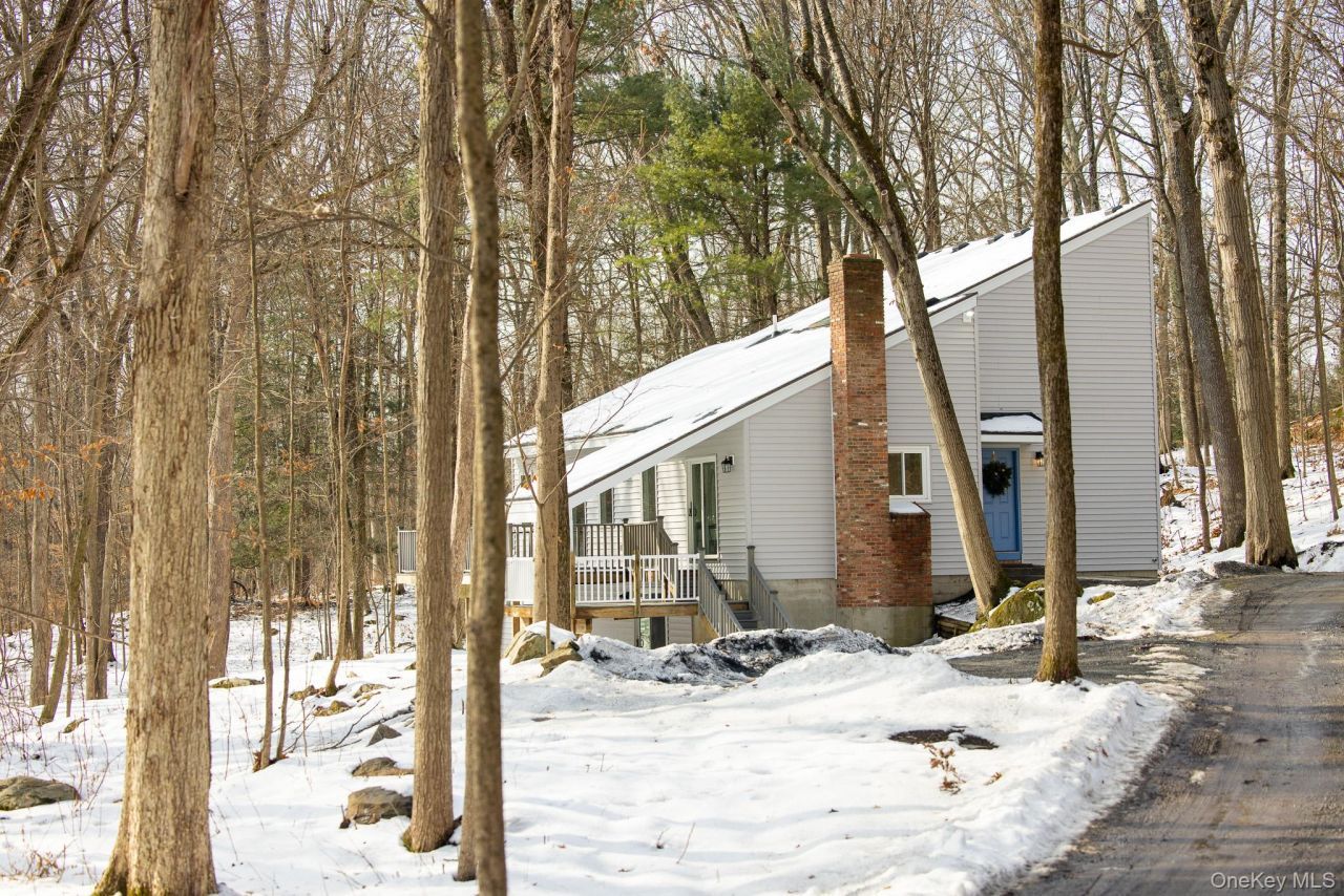 3 High Wood Road, Staatsburg, NY 12580 Main Photo