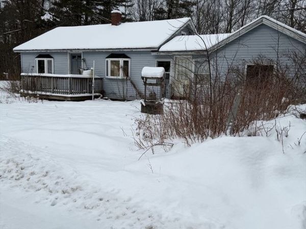 72 Park Rd, Ashby, MA 01431