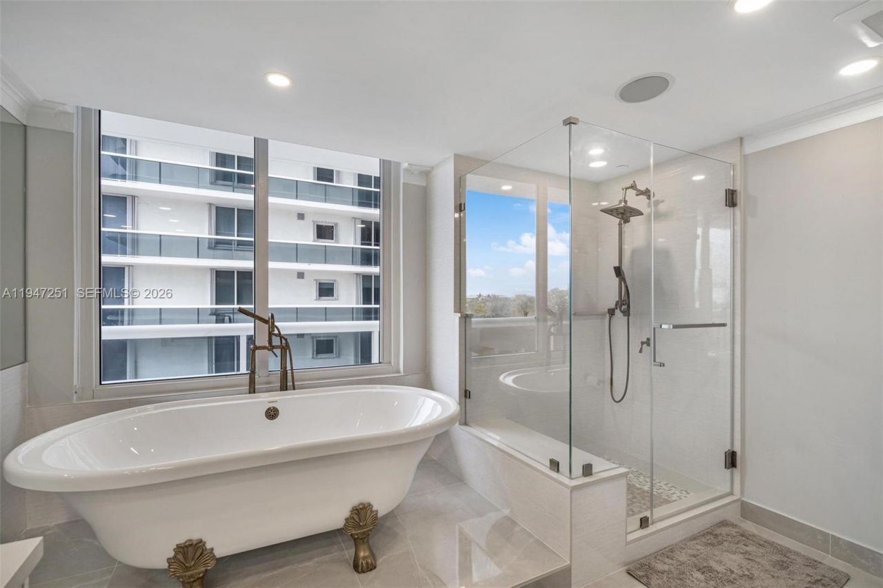 9559 Collins Ave, Unit S4-E, Surfside, FL 33154 Photo