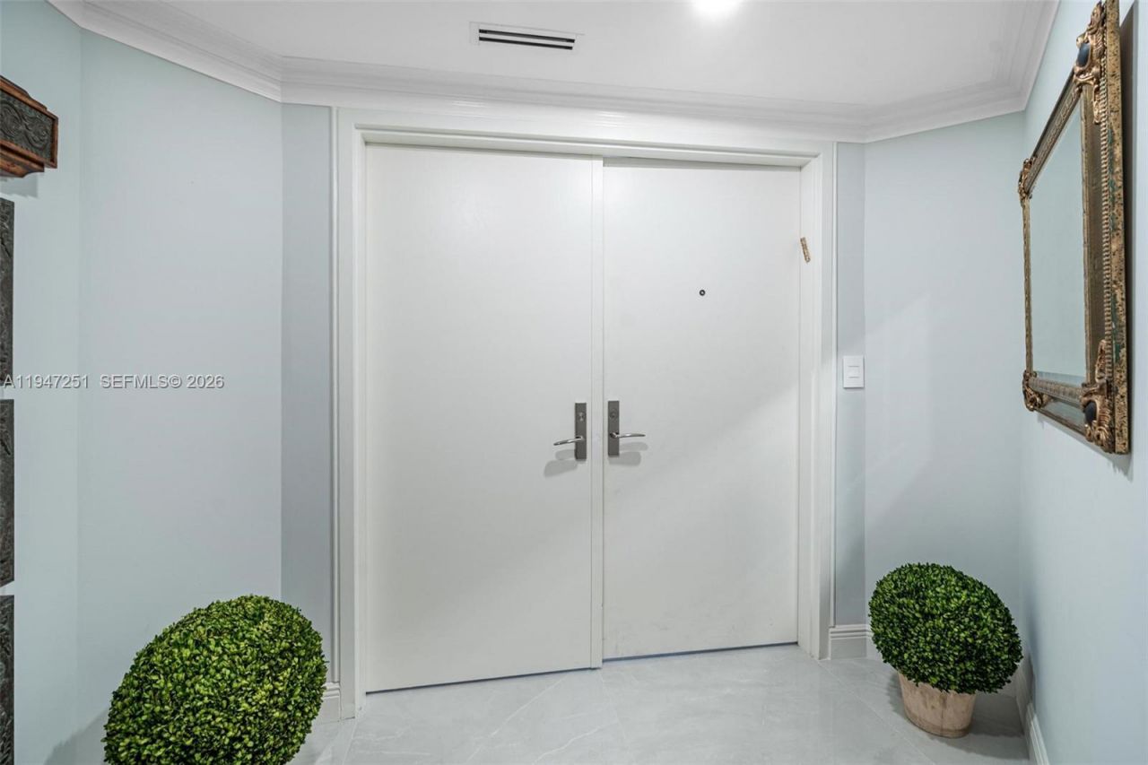 9559 Collins Ave, Unit S4-E, Surfside, FL 33154 Photo