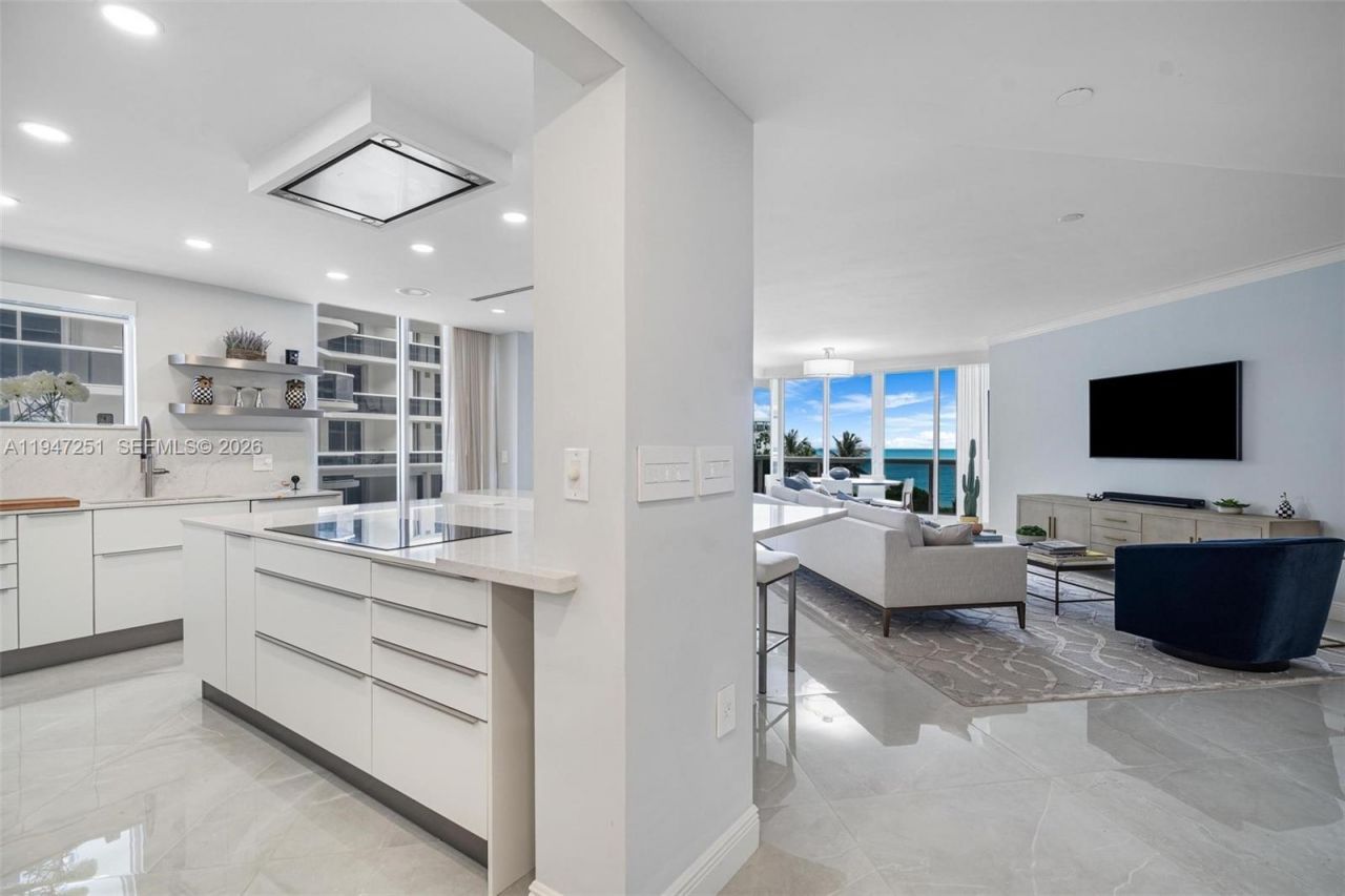 9559 Collins Ave, Unit S4-E, Surfside, FL 33154 Photo