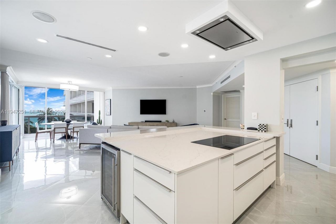 9559 Collins Ave, Unit S4-E, Surfside, FL 33154 Photo