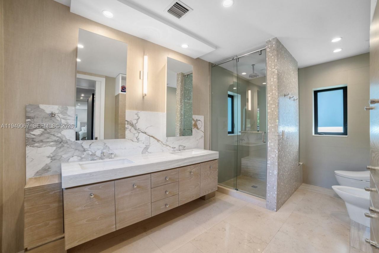 6840 Sunrise Pl , Coral Gables, FL 33133 Photo