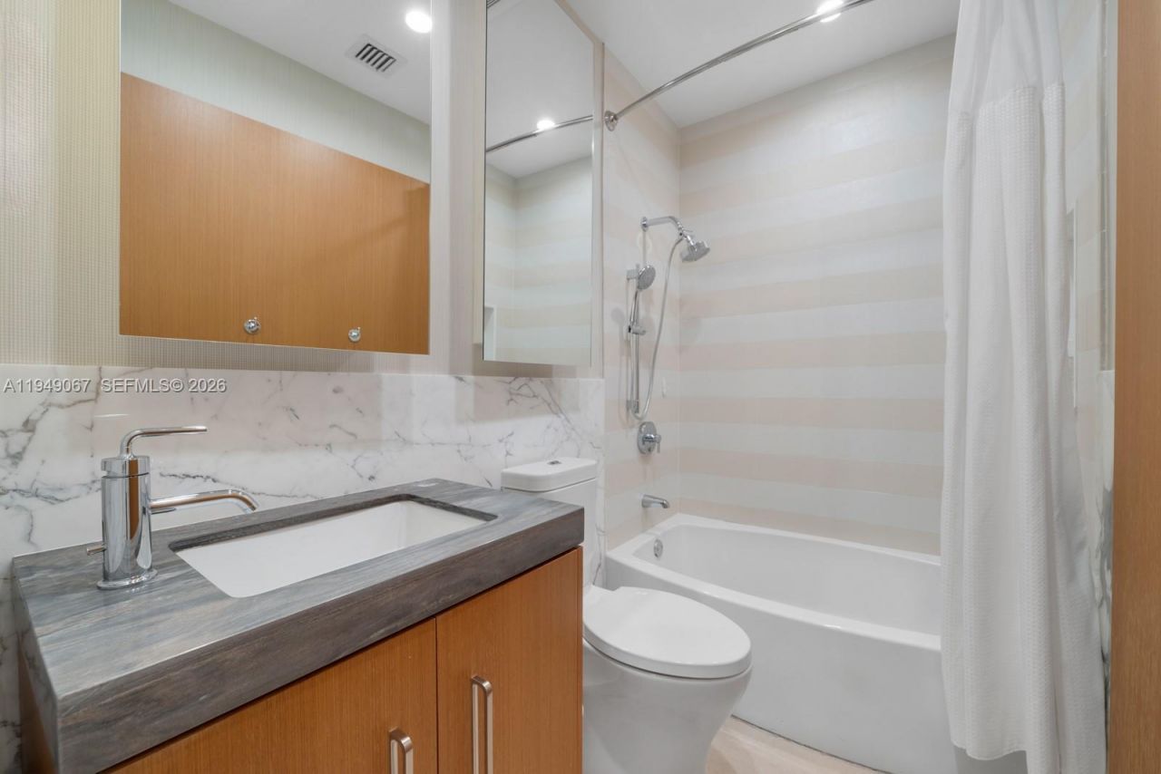 6840 Sunrise Pl , Coral Gables, FL 33133 Photo