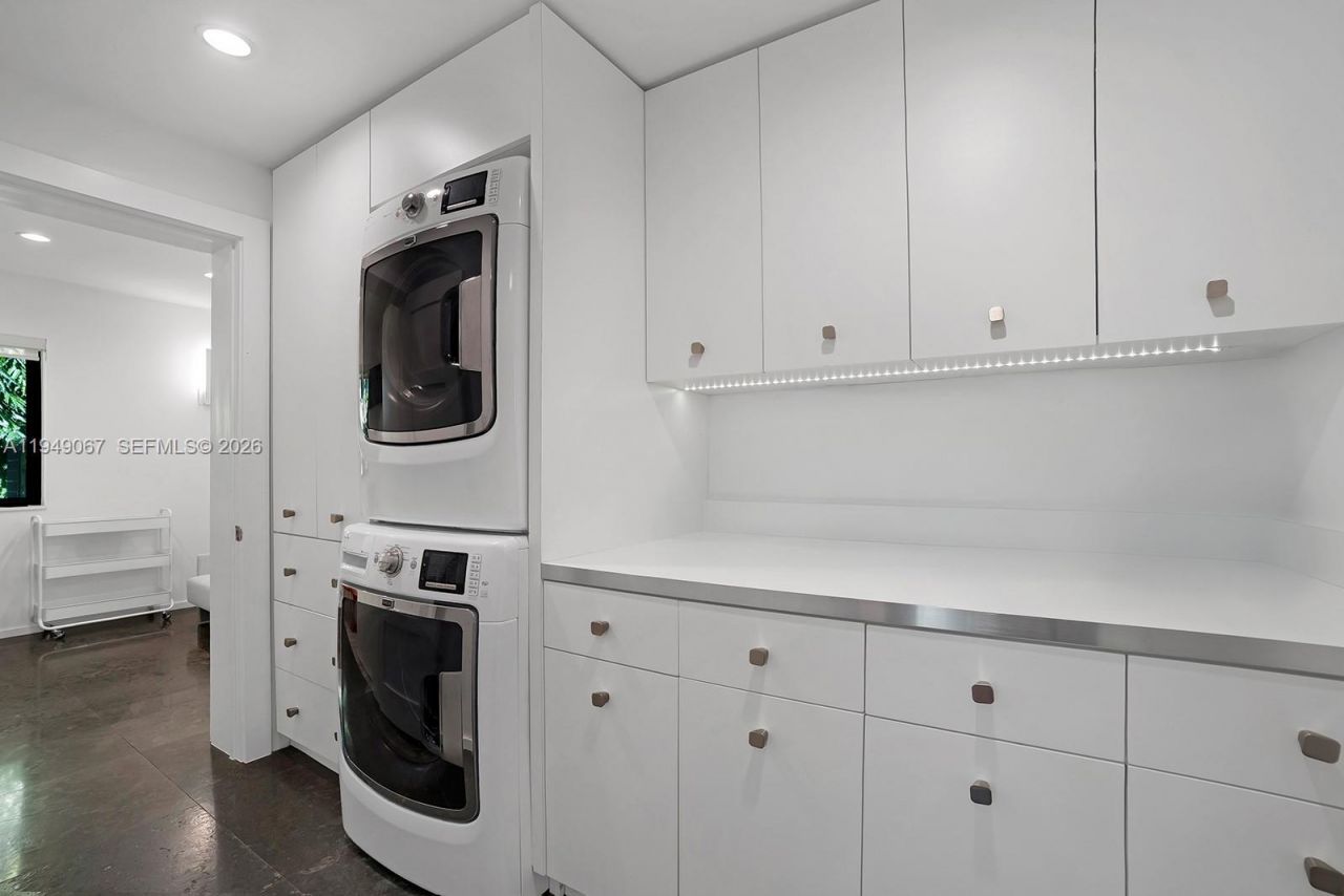 6840 Sunrise Pl , Coral Gables, FL 33133 Photo