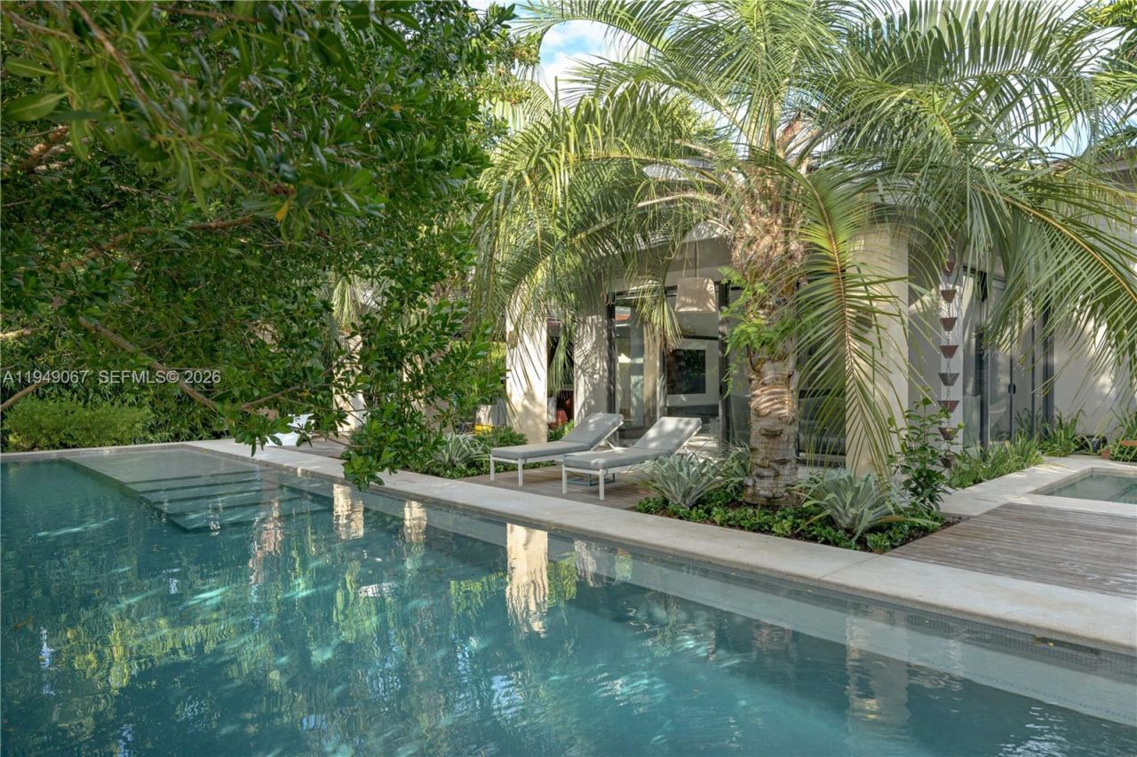 6840 Sunrise Pl , Coral Gables, FL 33133 Photo