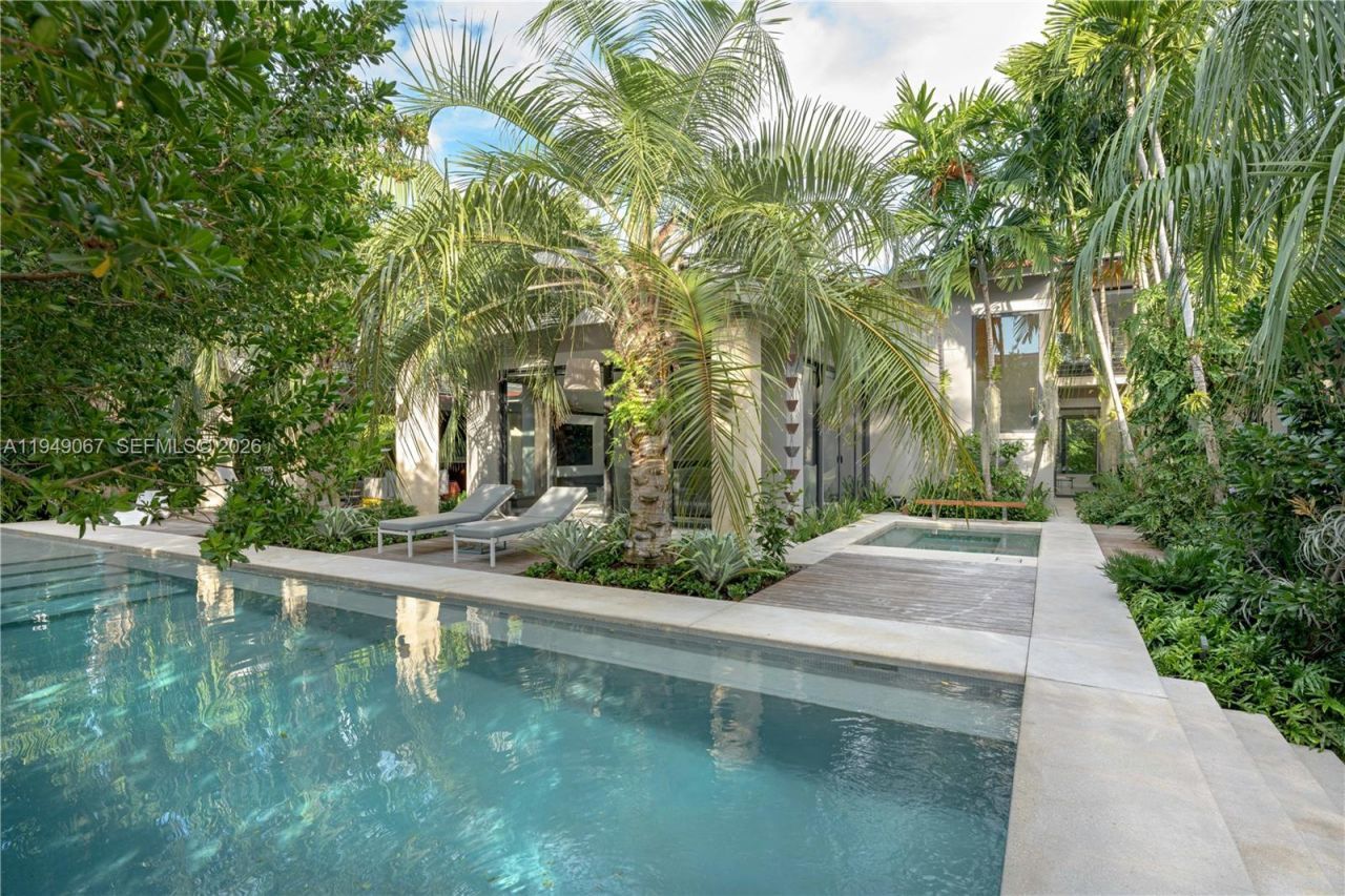 6840 Sunrise Pl , Coral Gables, FL 33133 Photo