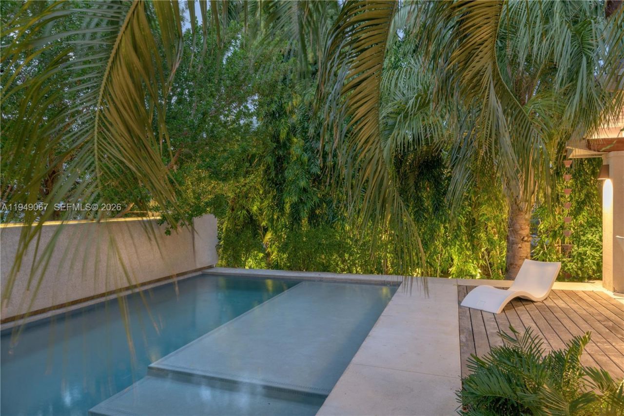 6840 Sunrise Pl , Coral Gables, FL 33133 Photo