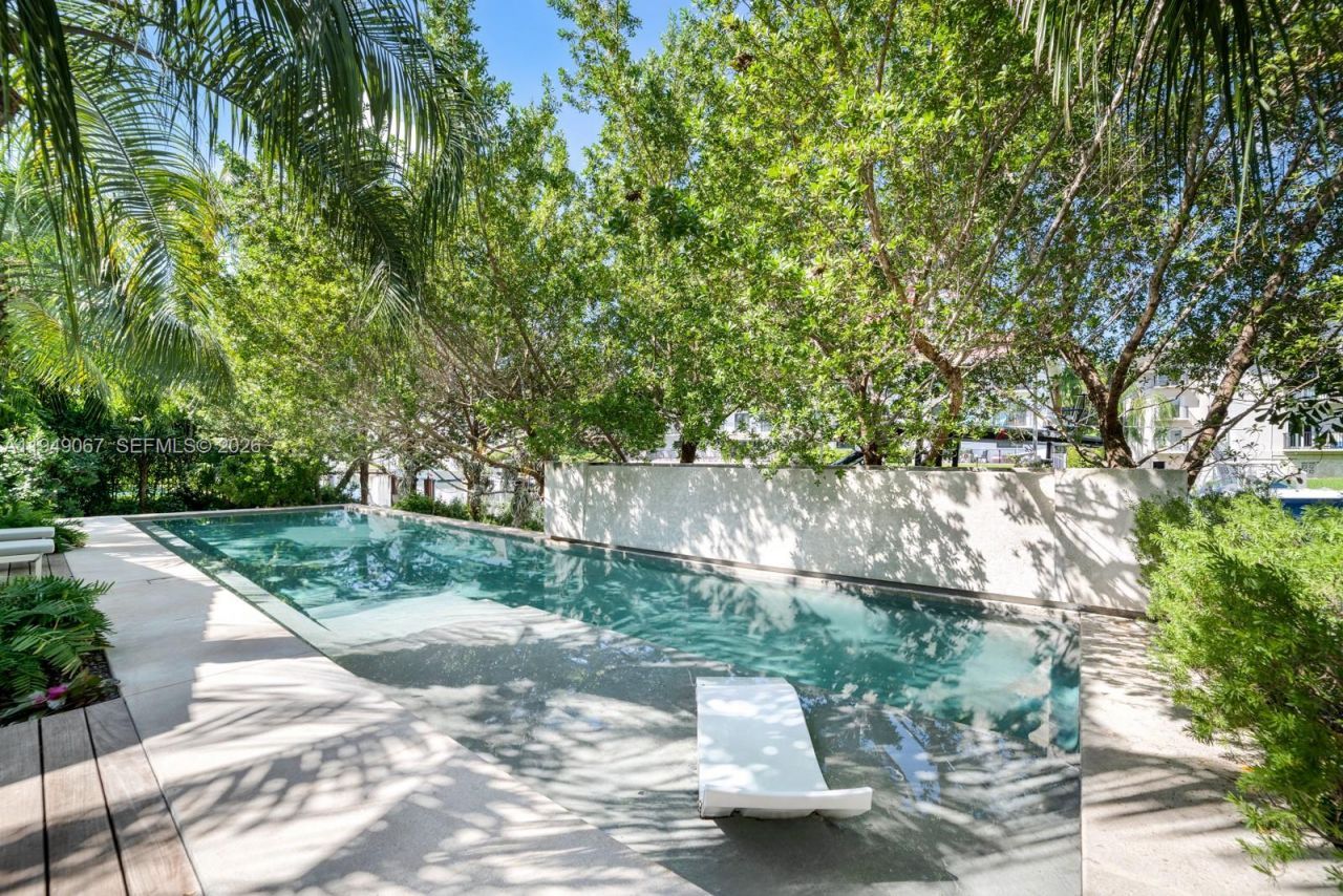 6840 Sunrise Pl , Coral Gables, FL 33133 Photo