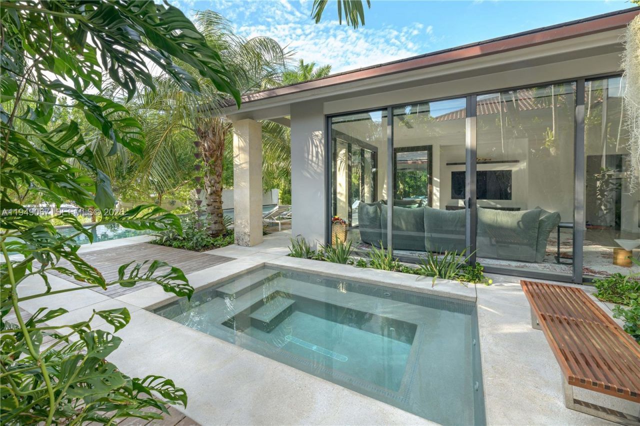 6840 Sunrise Pl , Coral Gables, FL 33133 Photo