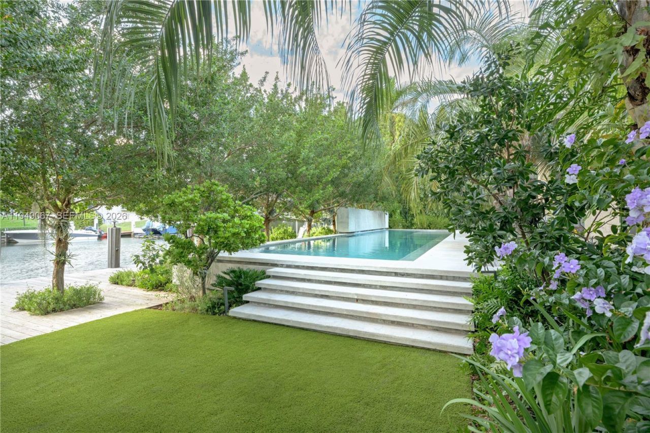 6840 Sunrise Pl , Coral Gables, FL 33133 Photo