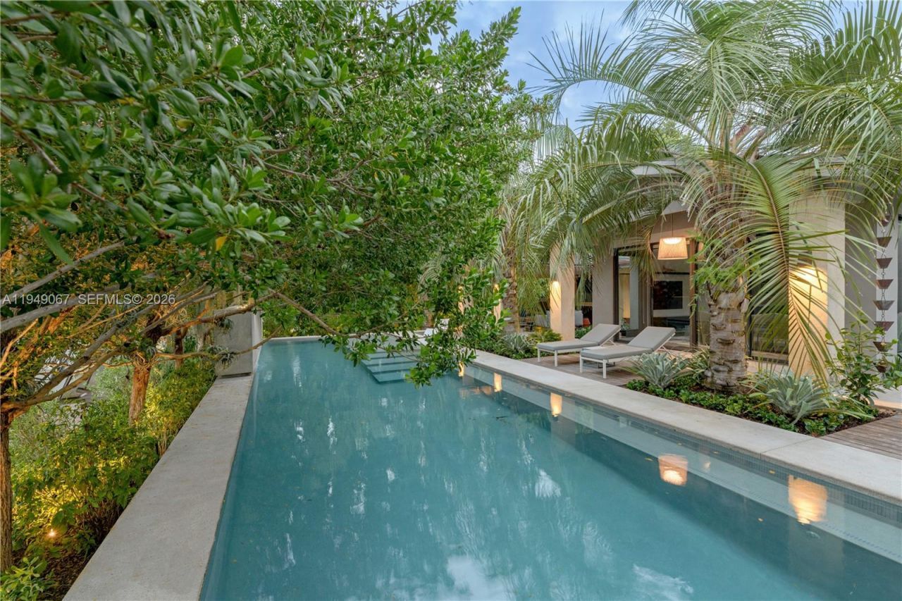 6840 Sunrise Pl , Coral Gables, FL 33133 Photo