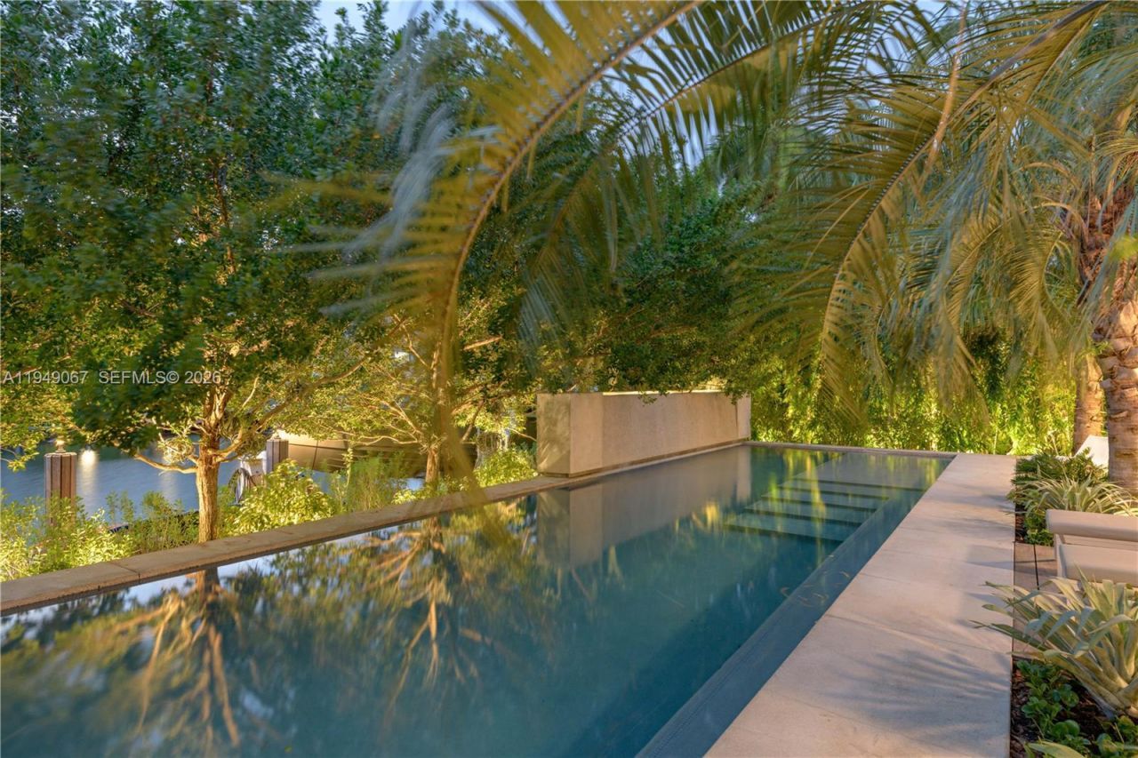 6840 Sunrise Pl , Coral Gables, FL 33133 Photo