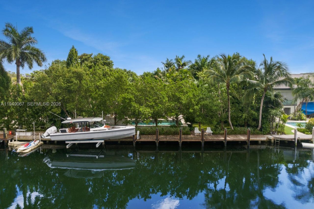 6840 Sunrise Pl , Coral Gables, FL 33133 Photo