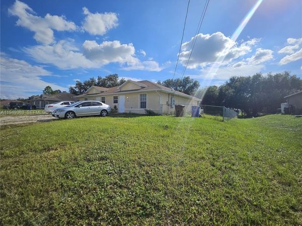 4545/4547 26th ST SW, Lehigh Acres, FL 33973