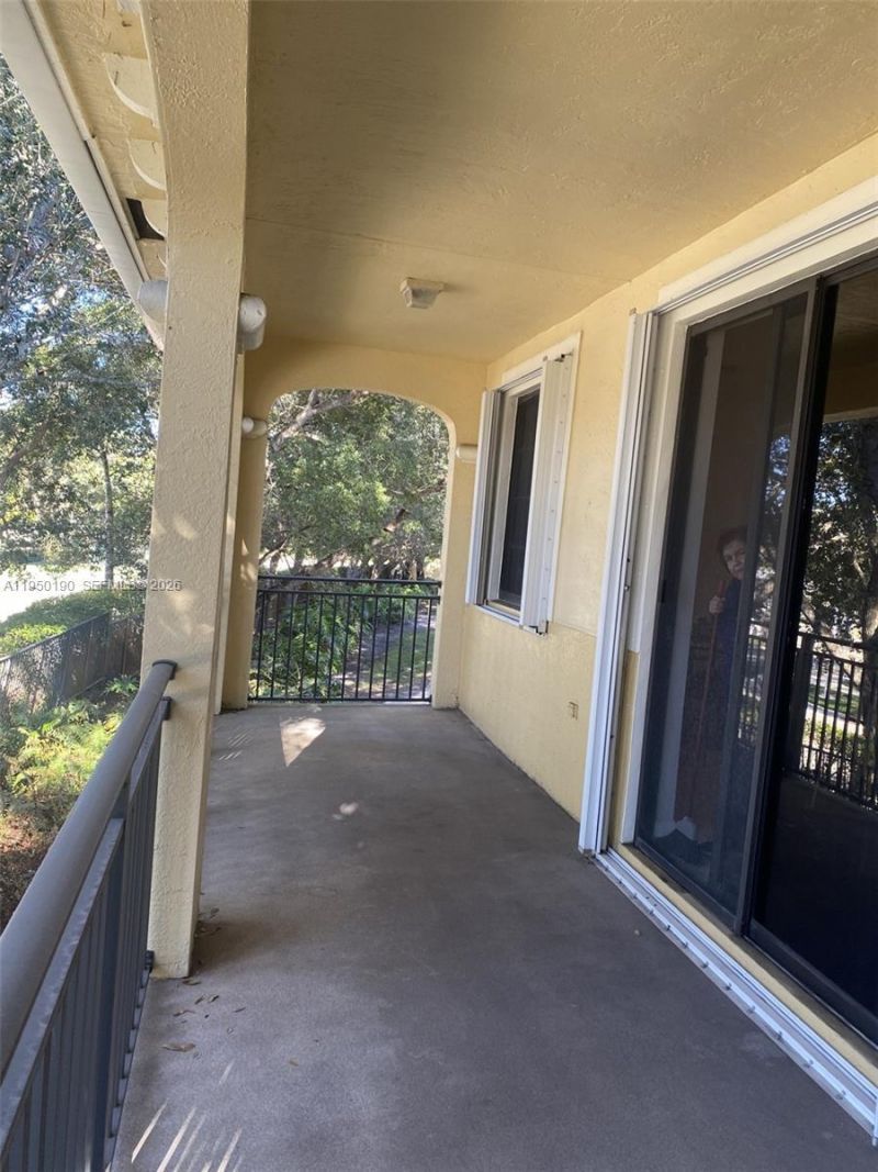 1659 Passion Vine Cir, Unit 18-4, Weston, FL 33326 Photo