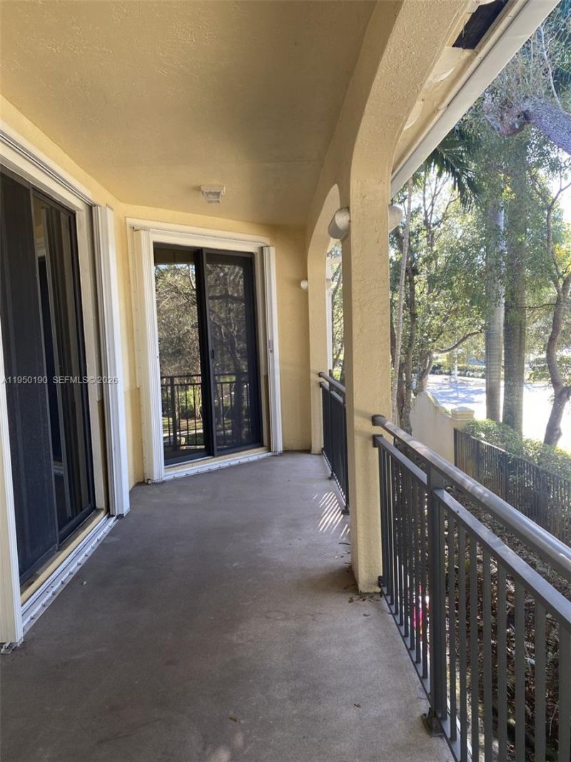 1659 Passion Vine Cir, Unit 18-4, Weston, FL 33326 Photo