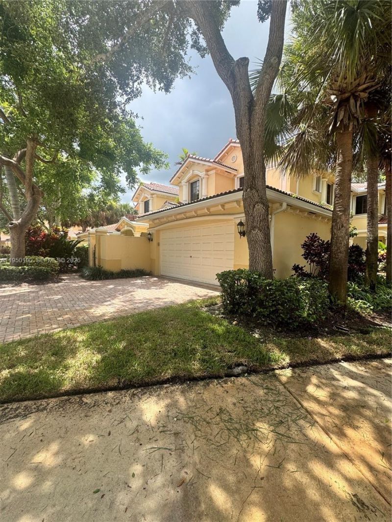 1659 Passion Vine Cir, Unit 18-4, Weston, FL 33326 Photo