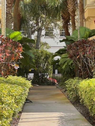 1659 Passion Vine Cir, Unit 18-4, Weston, FL 33326 Photo