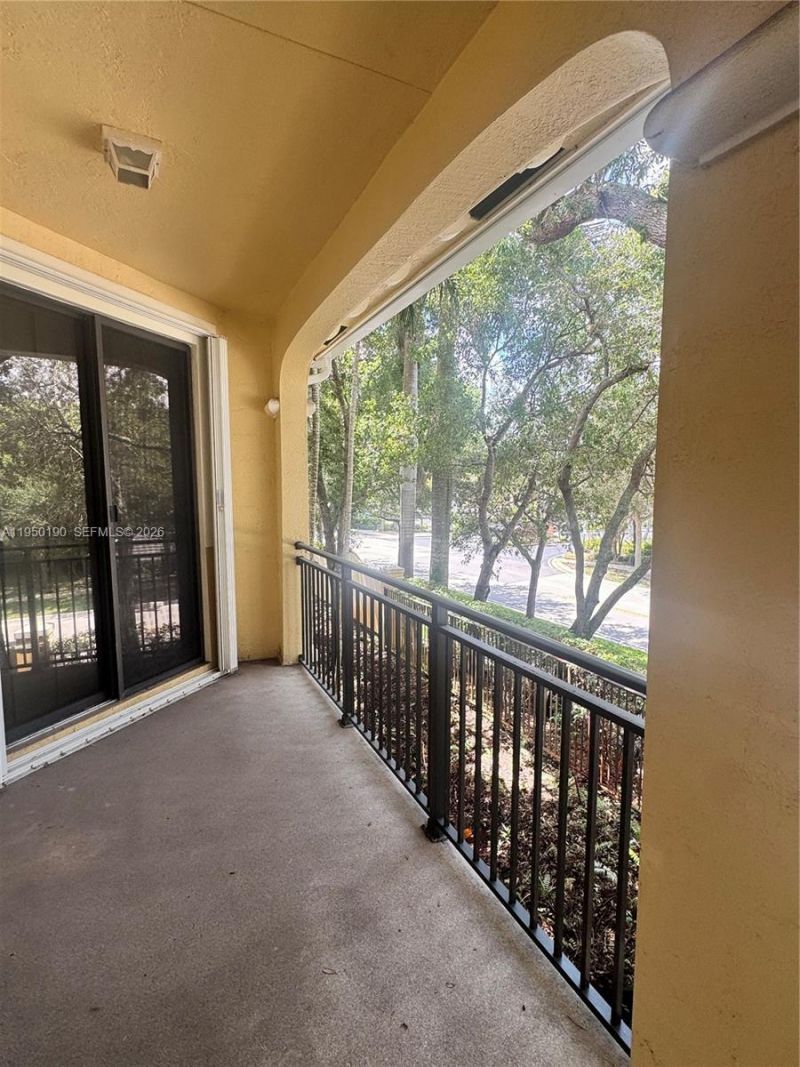 1659 Passion Vine Cir, Unit 18-4, Weston, FL 33326 Photo