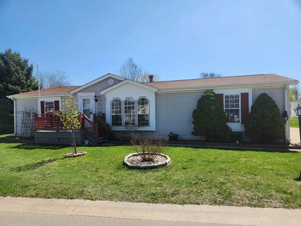 8511 Fig Tree Lane, ROSCOE, IL 61073