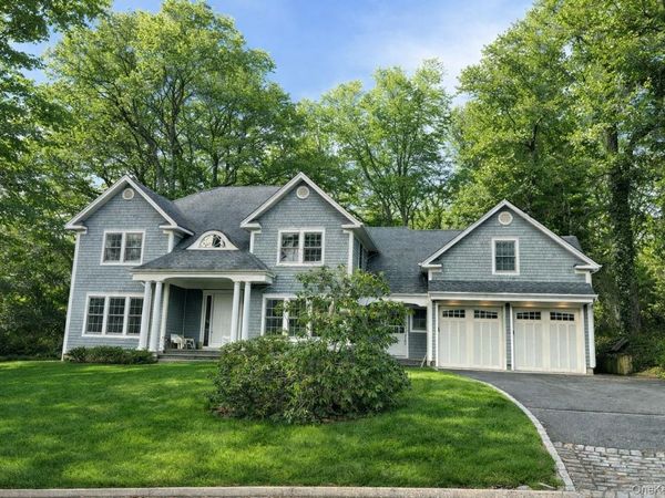 214 Downing Avenue, Sea Cliff, NY 11579