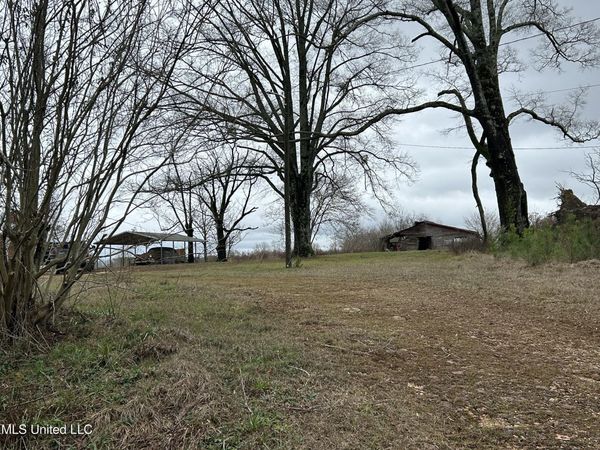 3677 Old Hillsboro Road, Forest, MS 39074