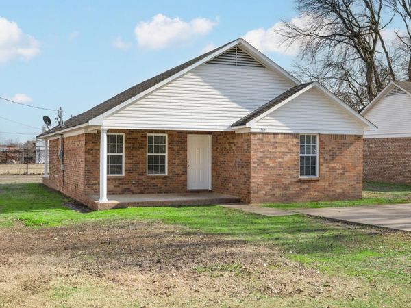 212 FEEZOR ST, Covington, TN 38019