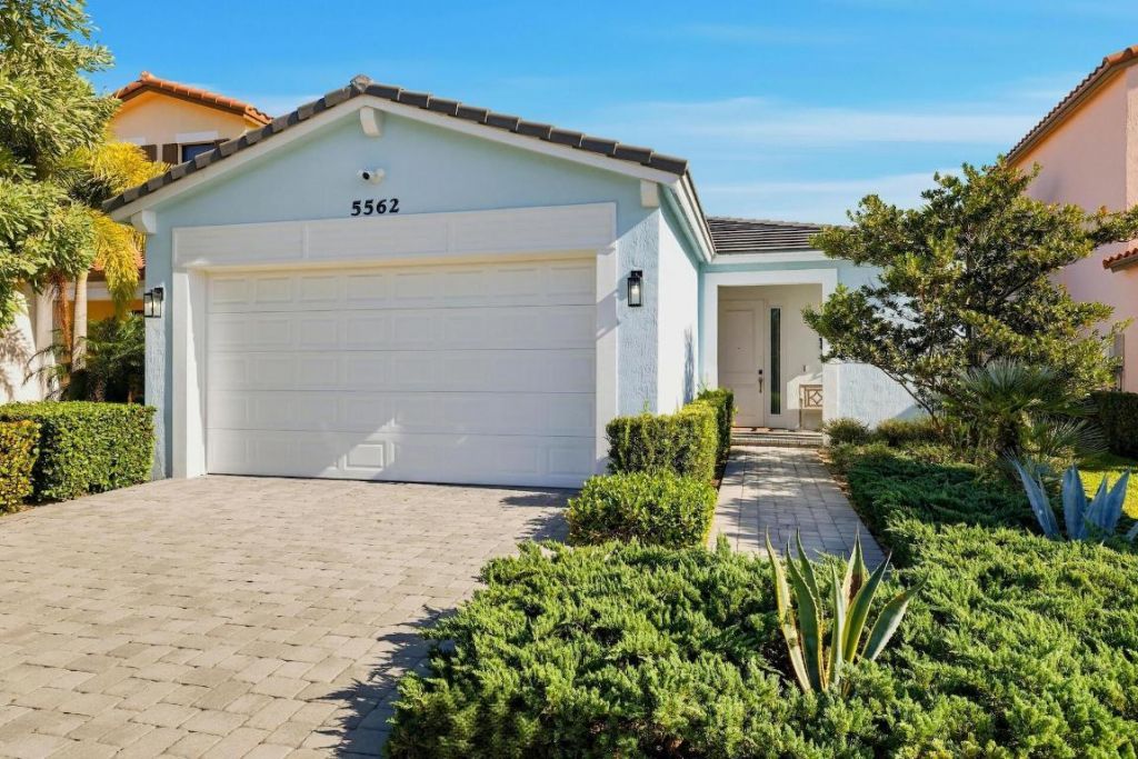5562 Starfish Road, The Acreage, FL 33470 Photo