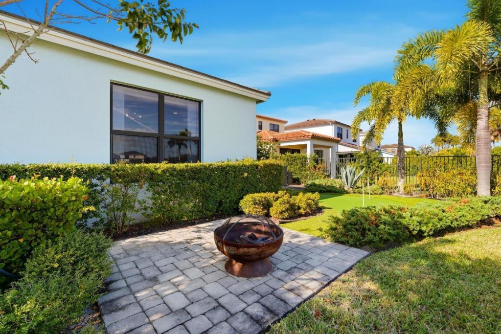 5562 Starfish Road, The Acreage, FL 33470 Photo