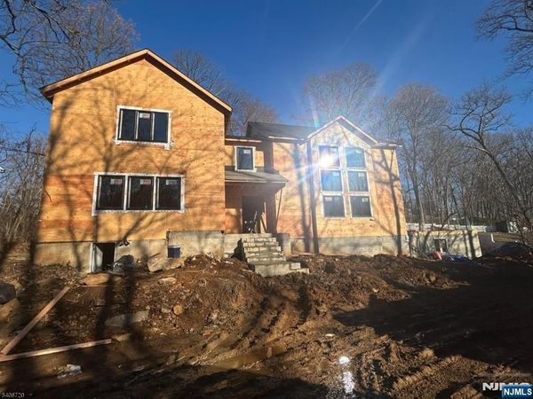 142 Diamond Hill Road, Berkeley Heights, NJ 07922