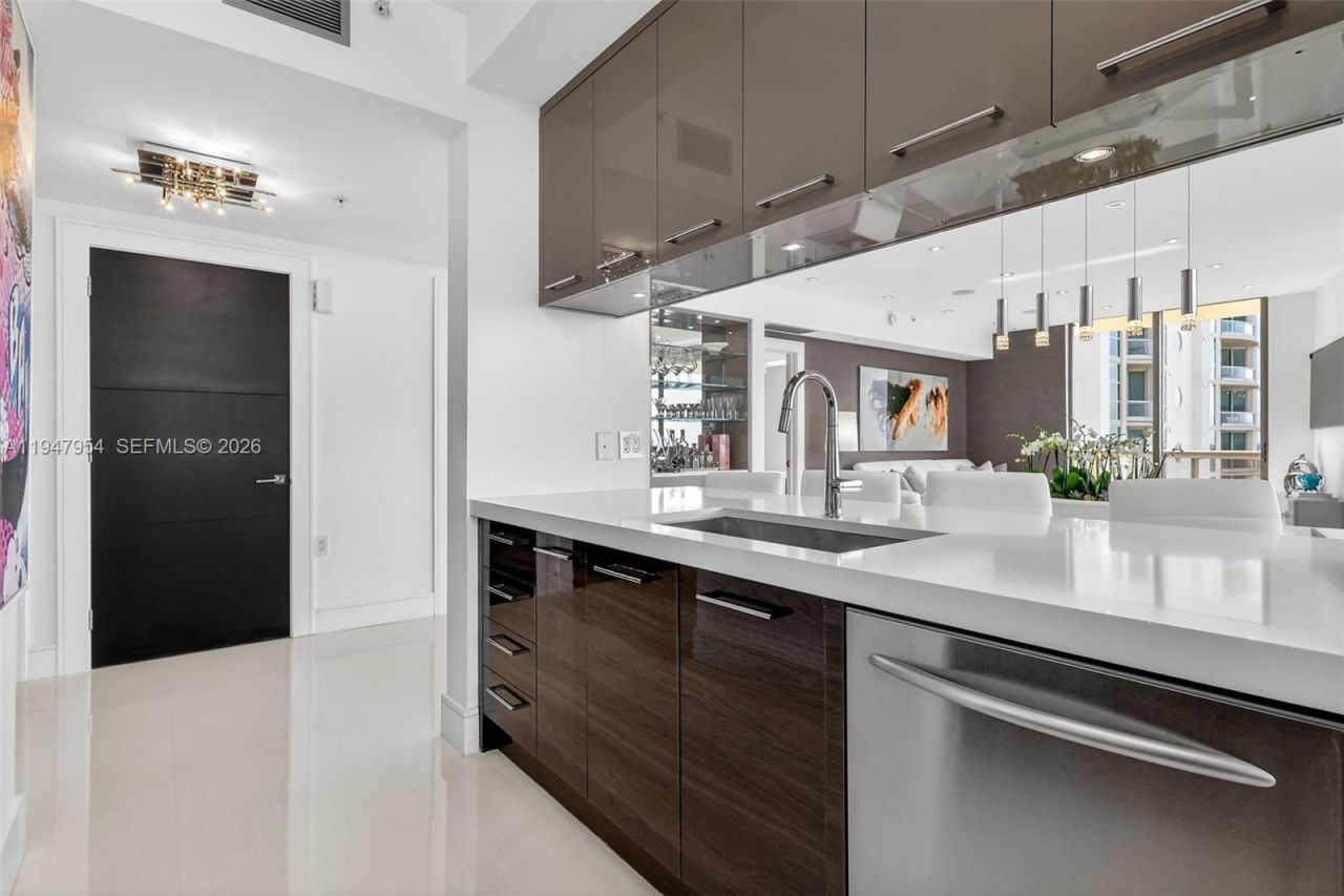 16275 Collins Ave, Unit 2404, Sunny Isles Beach, FL 33160 Photo