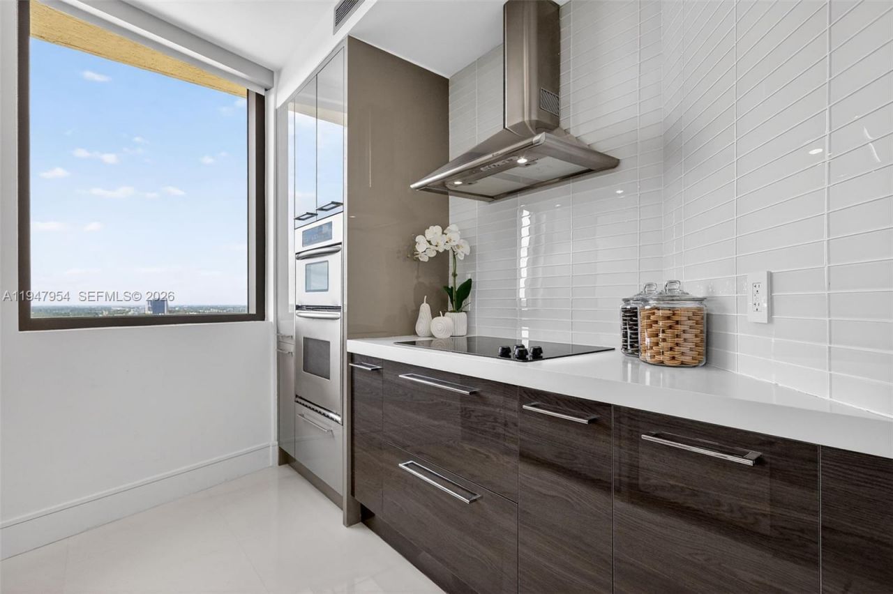 16275 Collins Ave, Unit 2404, Sunny Isles Beach, FL 33160 Photo