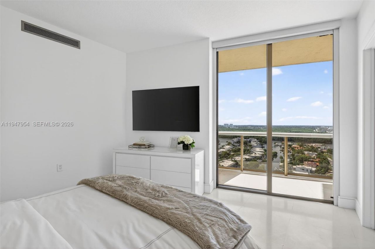 16275 Collins Ave, Unit 2404, Sunny Isles Beach, FL 33160 Photo