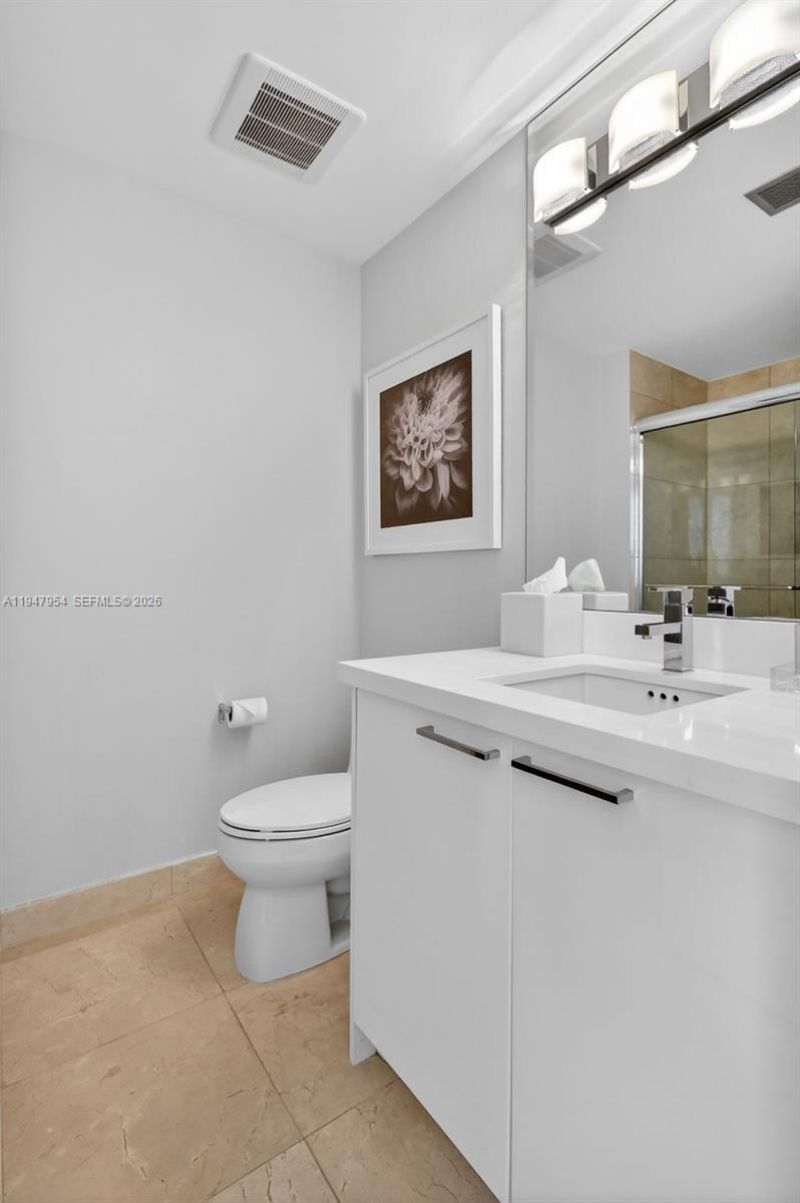 16275 Collins Ave, Unit 2404, Sunny Isles Beach, FL 33160 Photo