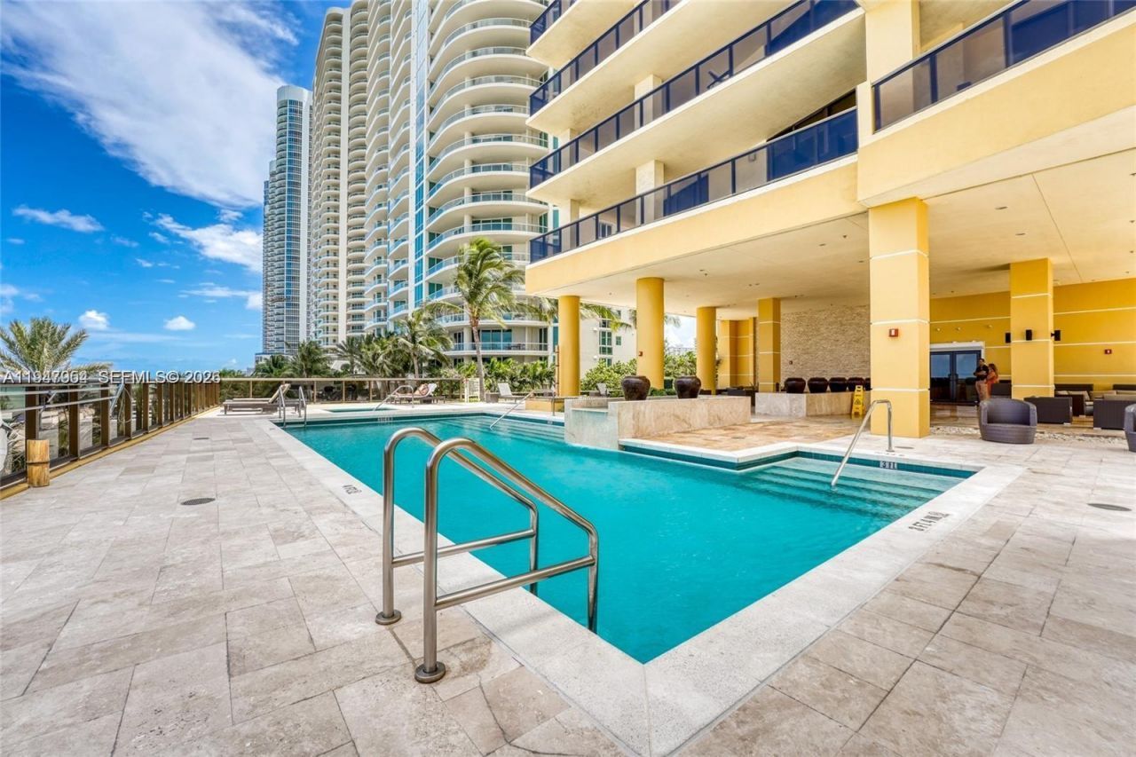 16275 Collins Ave, Unit 2404, Sunny Isles Beach, FL 33160 Photo