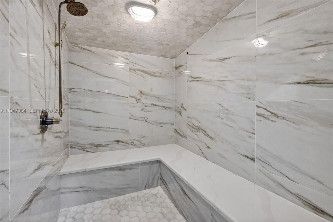 16275 Collins Ave, Unit 2404, Sunny Isles Beach, FL 33160 Photo