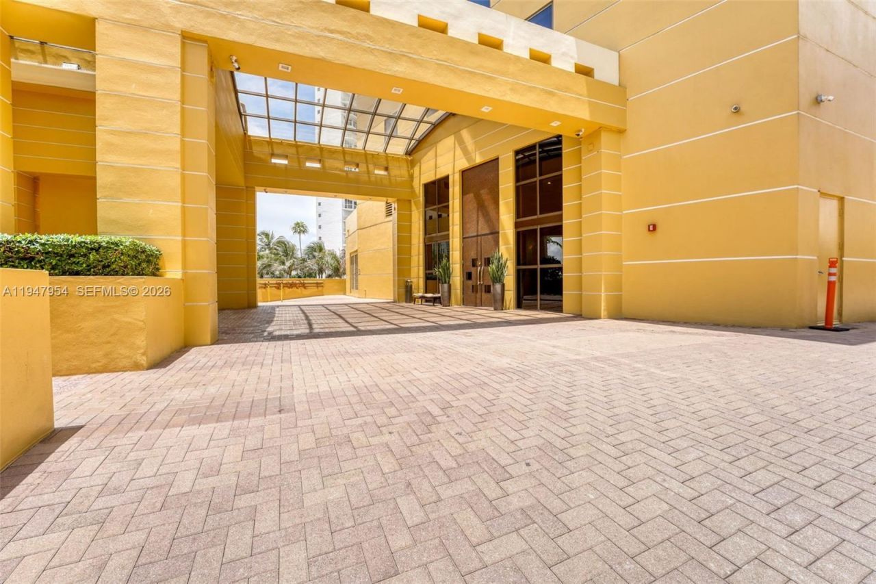16275 Collins Ave, Unit 2404, Sunny Isles Beach, FL 33160 Photo