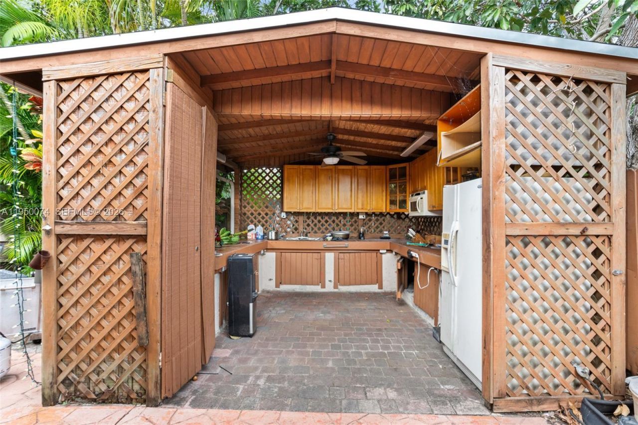 5951 SW 4th St, Miami, FL 33144 Photo