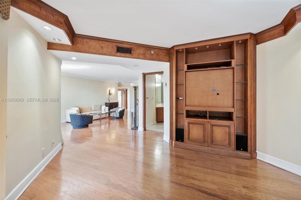 1000 E Island Blvd, Unit 803, Aventura, FL 33160 Photo