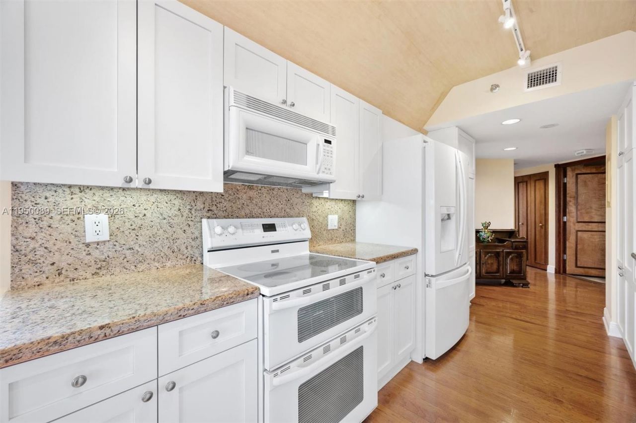 1000 E Island Blvd, Unit 803, Aventura, FL 33160 Photo