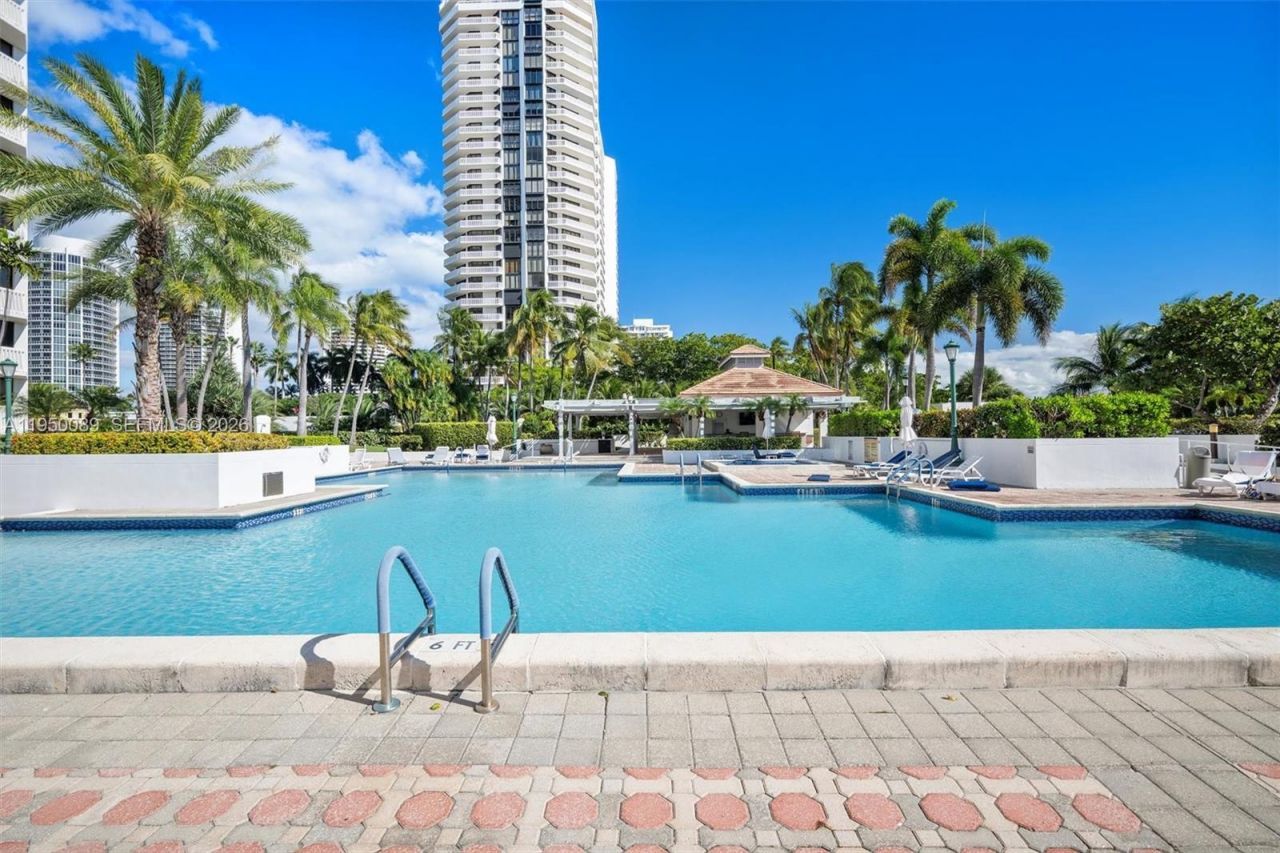 1000 E Island Blvd, Unit 803, Aventura, FL 33160 Photo