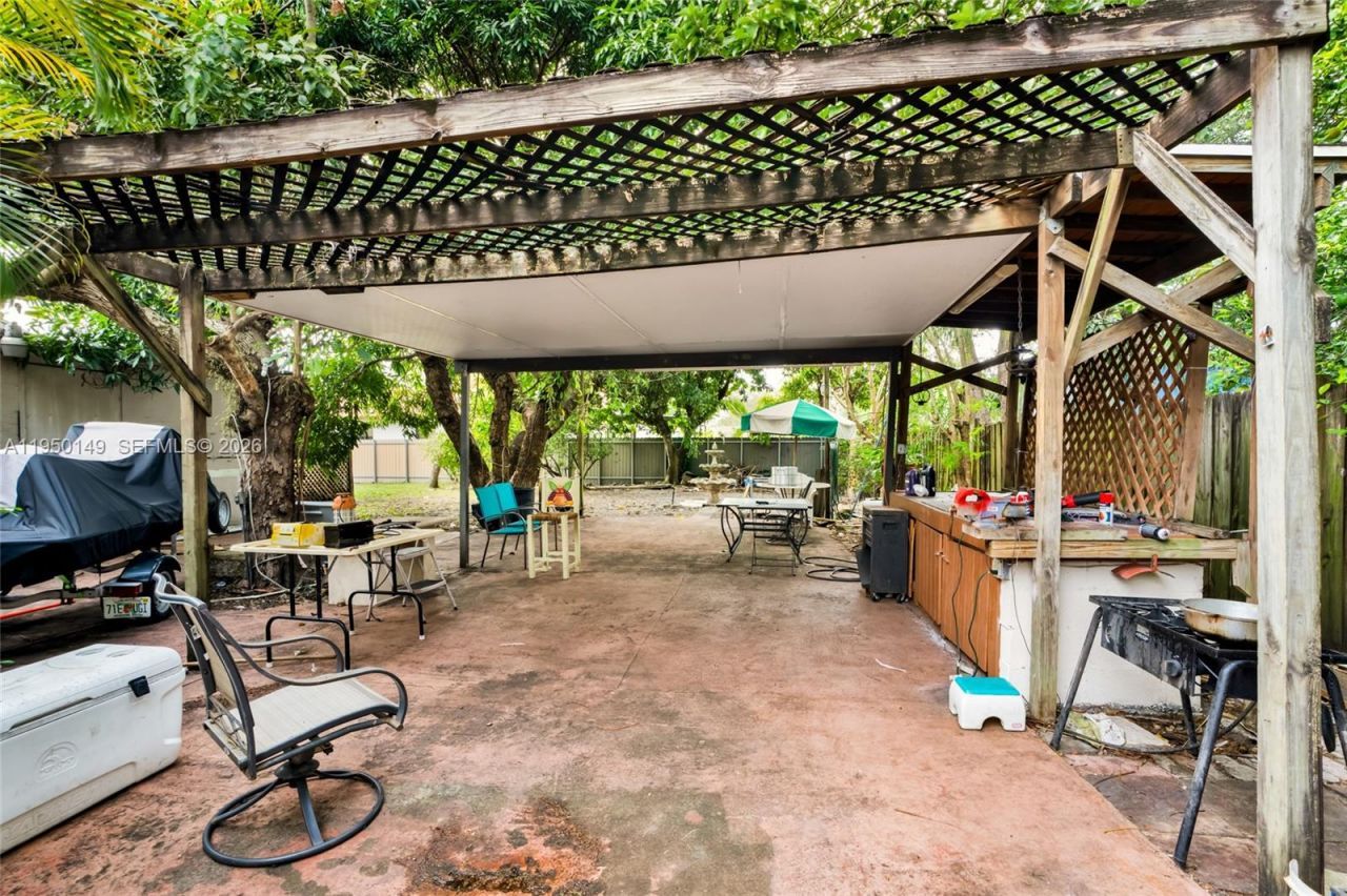 5955 SW 4th St, Miami, FL 33144 Photo