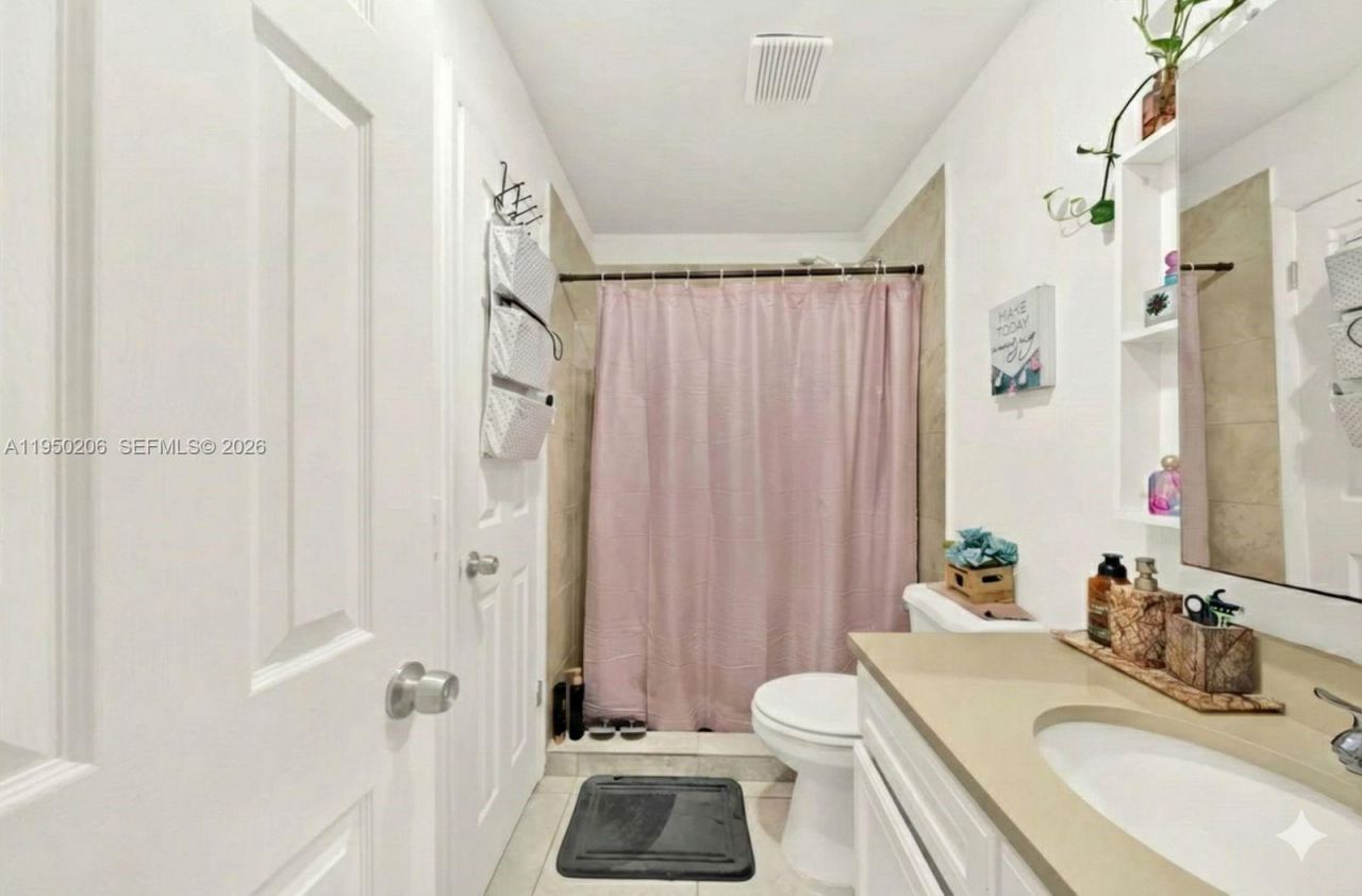 10810 NW 7th St, Unit 6B, Miami, FL 33172 Photo