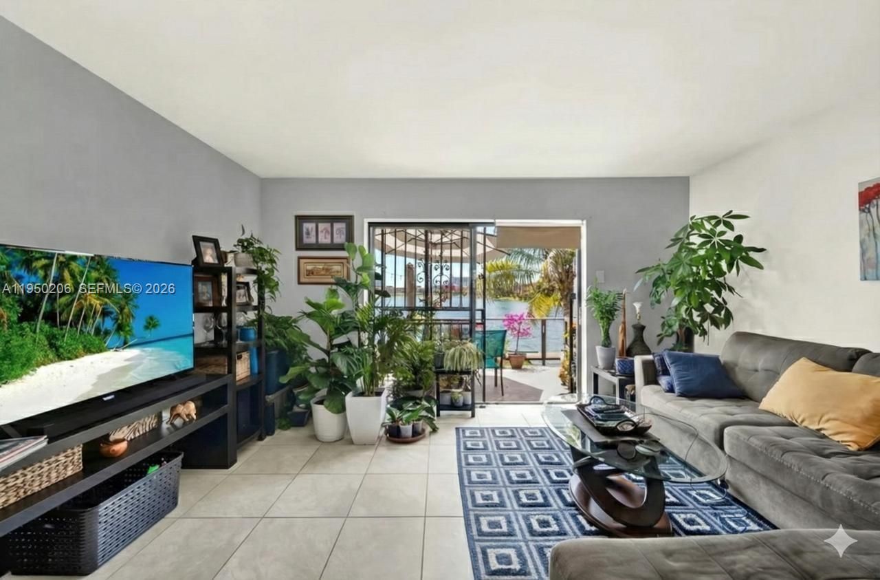 10810 NW 7th St, Unit 6B, Miami, FL 33172 Photo