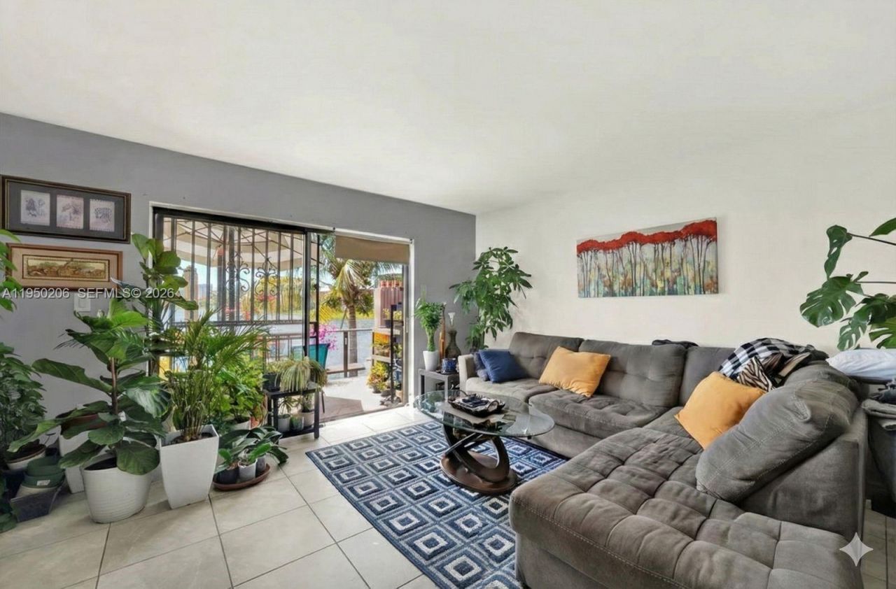 10810 NW 7th St, Unit 6B, Miami, FL 33172 Photo