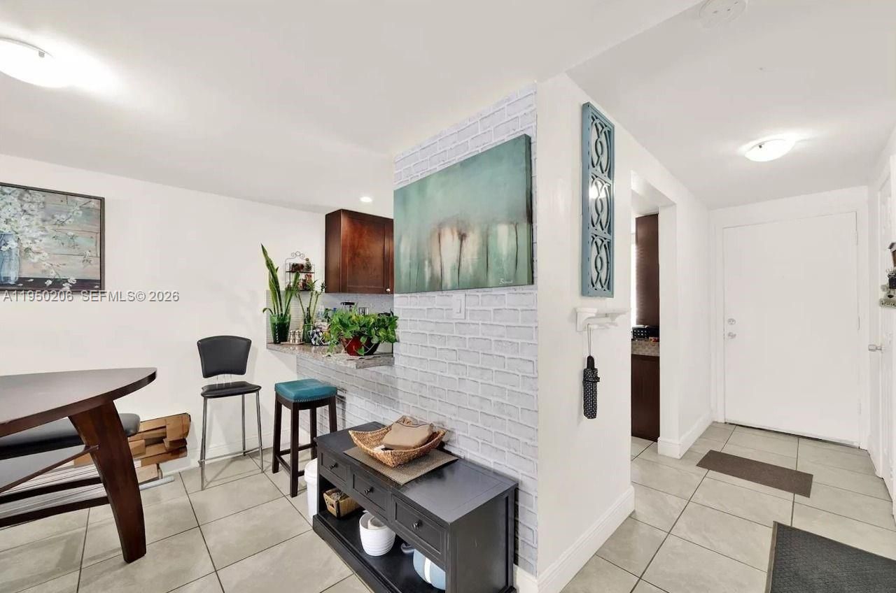 10810 NW 7th St, Unit 6B, Miami, FL 33172 Photo