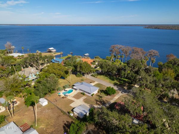 521 N LAKE Street, Crescent City, FL 32112