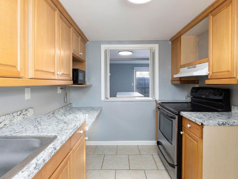 1030 Galliton Court, Unit H, Columbus, OH 43220 Photo 16